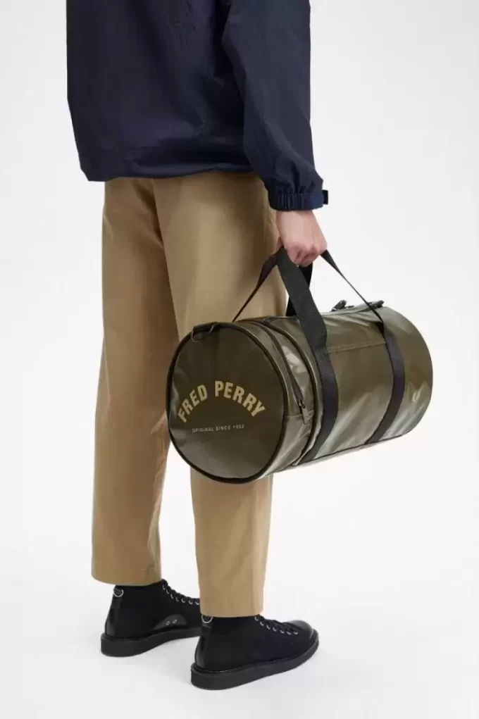 Bolsos de hombre con diseño de barril tonal Bolsos de hombre con diseño de barril tonal