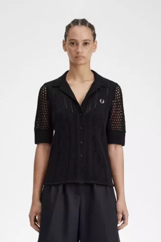 Camisa de mujer con botones y punto abierto