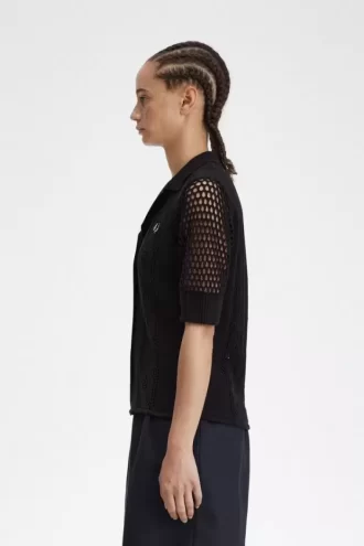 Camisa de mujer con botones y punto abierto