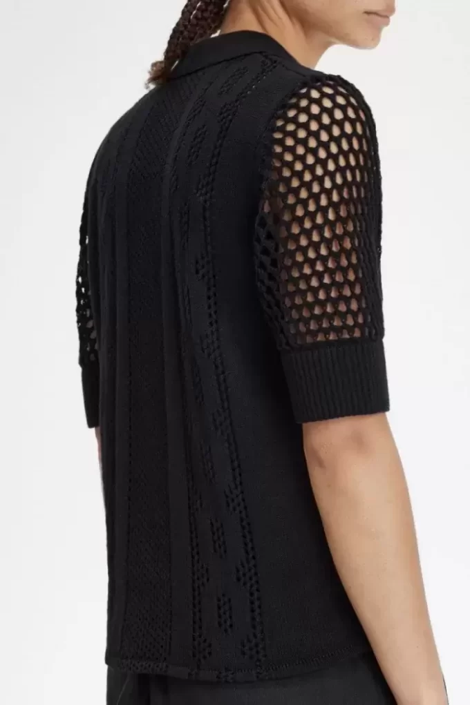 Camisa de mujer con botones y punto abierto