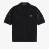 Camisa de mujer con botones y punto abierto