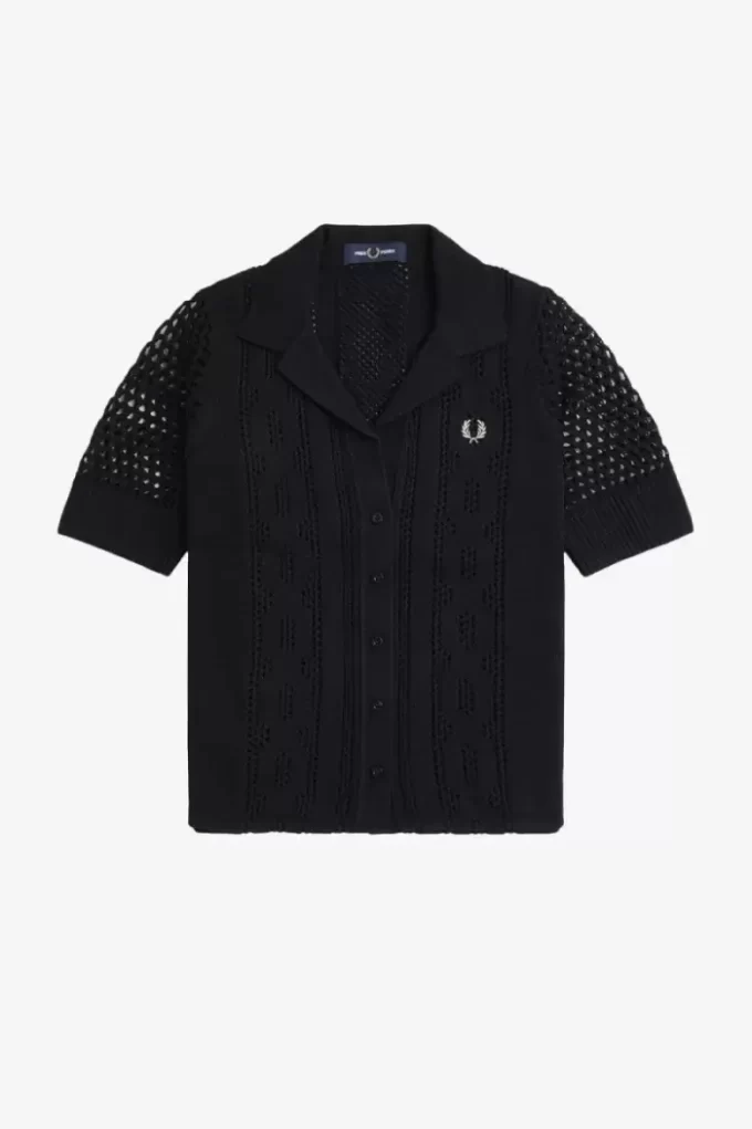 Camisa de mujer con botones y punto abierto