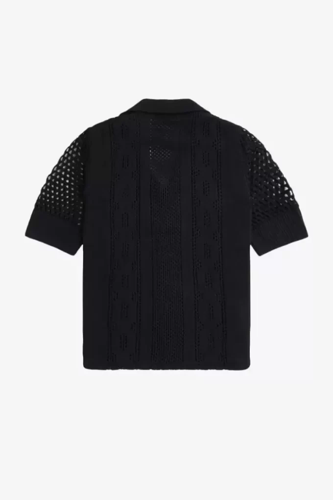 Camisa de mujer con botones y punto abierto