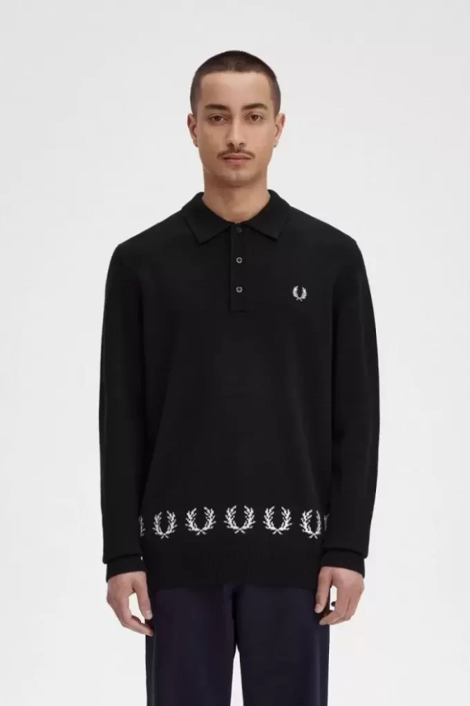 Camisa de punto para hombre con ribete de corona de laurel