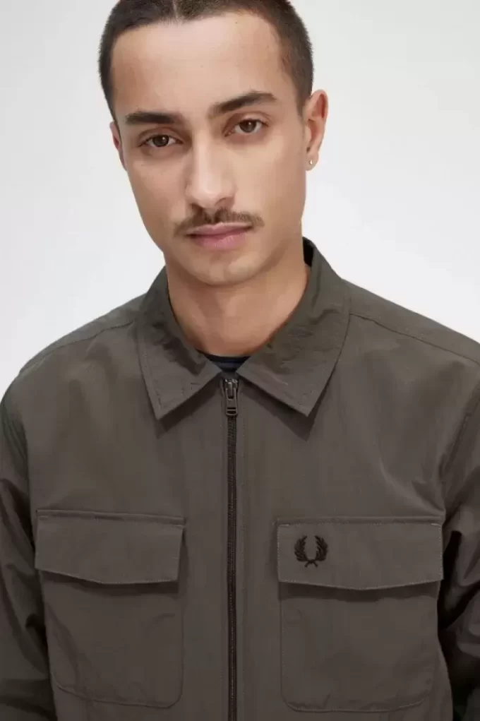 Camisa ligera con cremallera para hombre
