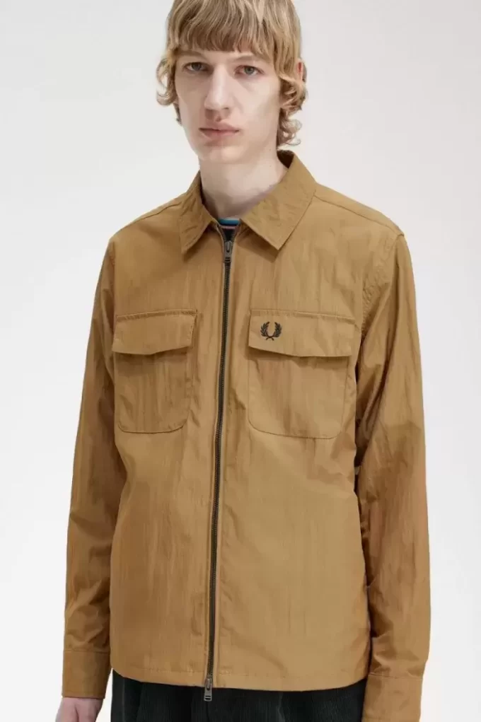 Camisa ligera con cremallera para hombre