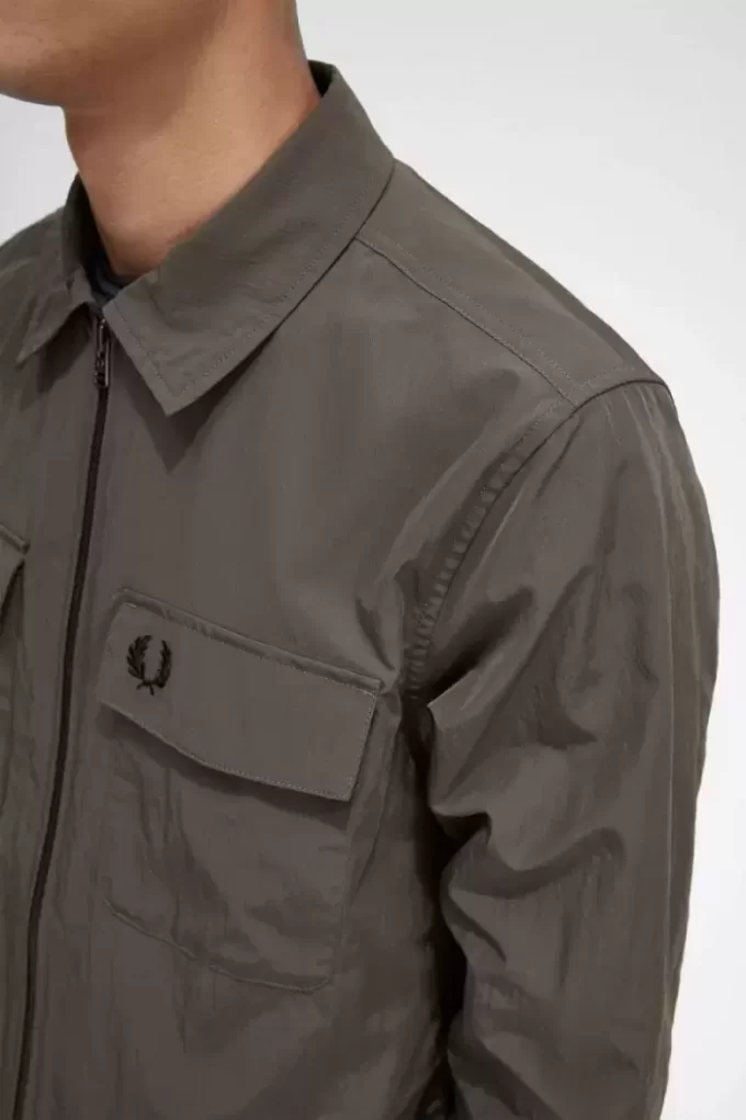 Camisa ligera con cremallera para hombre