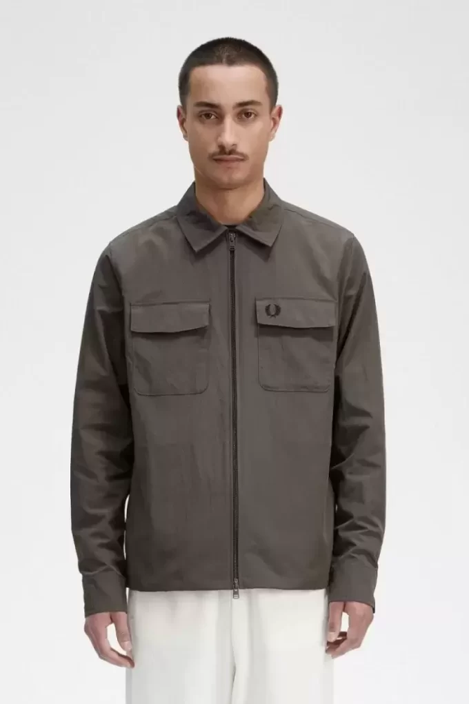 Camisa ligera con cremallera para hombre