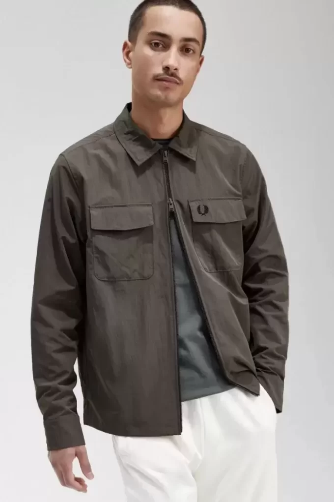 Camisa ligera con cremallera para hombre