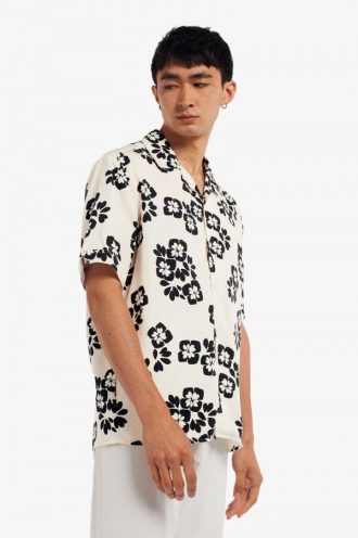 Camisas con cuello de solapa y estampado floral