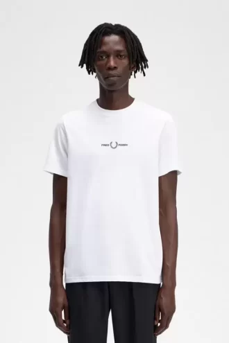 Camiseta bordada para hombre