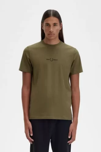 Camiseta bordada para hombre