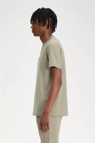 Camiseta bordada para hombre