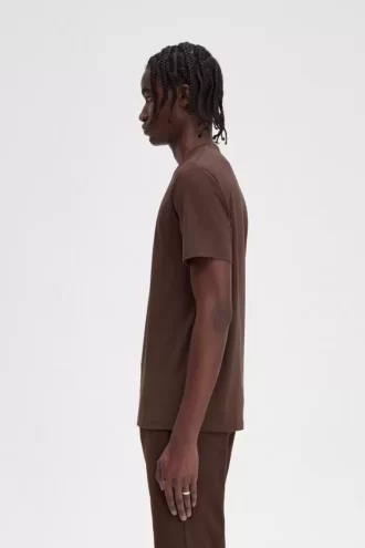 Camiseta bordada para hombre