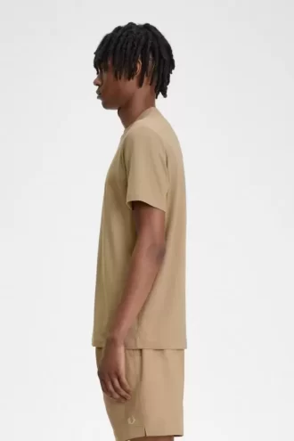 Camiseta bordada para hombre