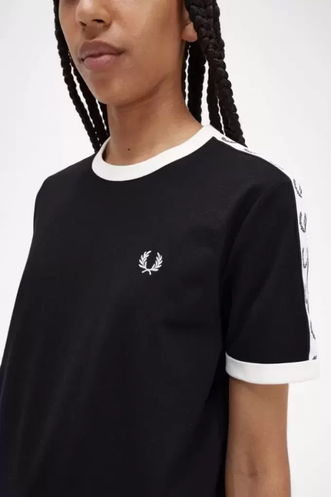 Camiseta con ribetes encintados para mujer