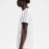 Camiseta con ribetes entallados para hombre