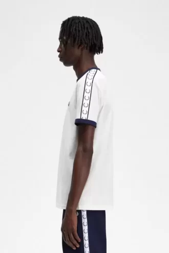 Camiseta con ribetes entallados para hombre