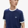 Camiseta con ribetes entallados para hombre