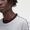 Camiseta con ribetes entallados para hombre