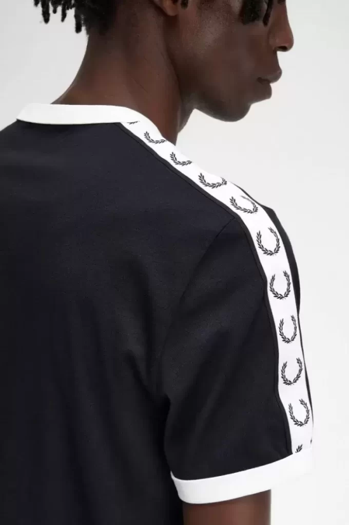Camiseta con ribetes entallados para hombre