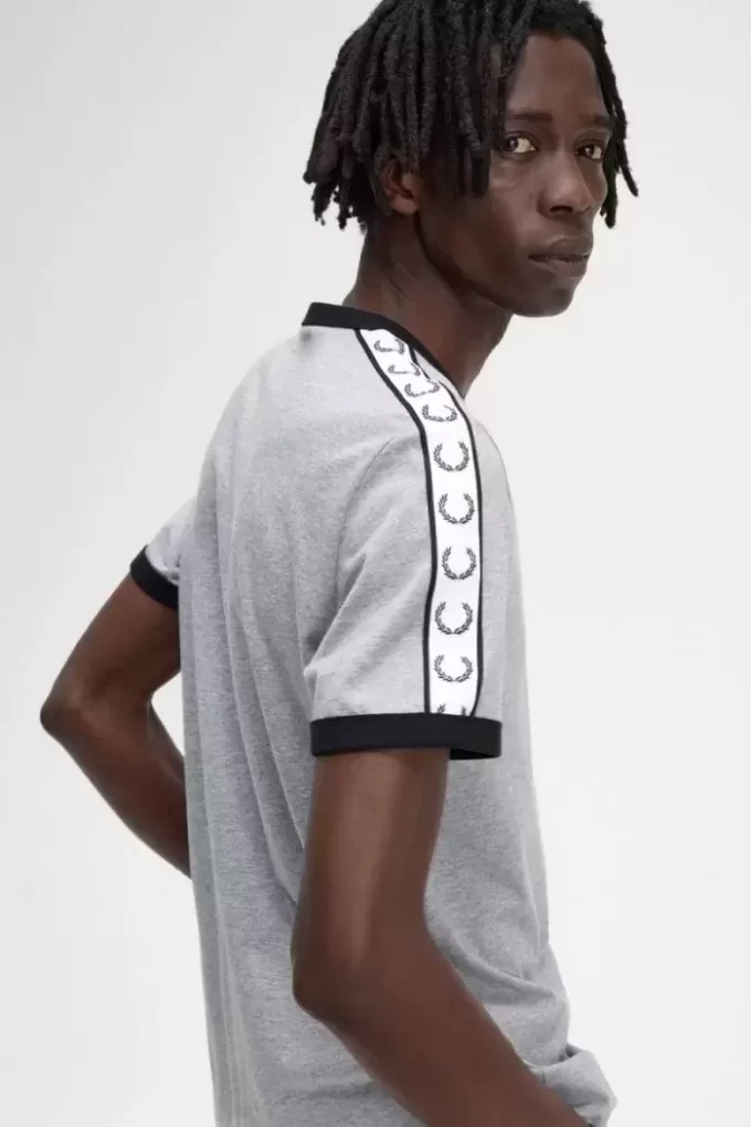 Camiseta con ribetes entallados para hombre