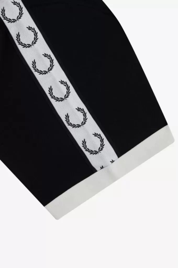 Camiseta con ribetes entallados para hombre