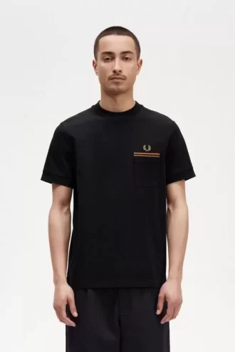 Camiseta de hombre con bolsillo con ribete doble