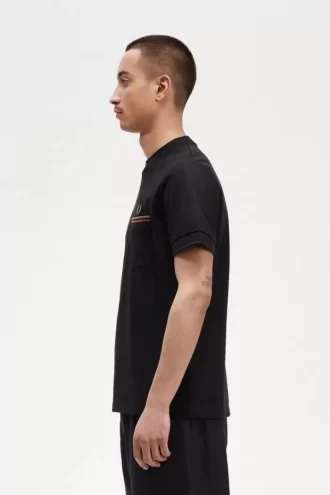 Camiseta de hombre con bolsillo con ribete doble