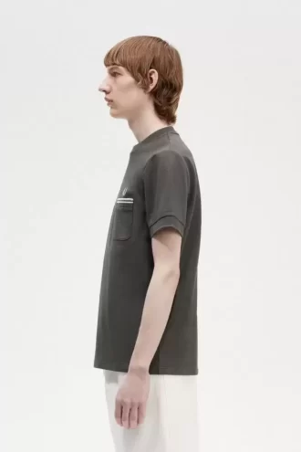 Camiseta de hombre con bolsillo con ribete doble
