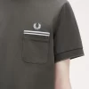Camiseta de hombre con bolsillo con ribete doble