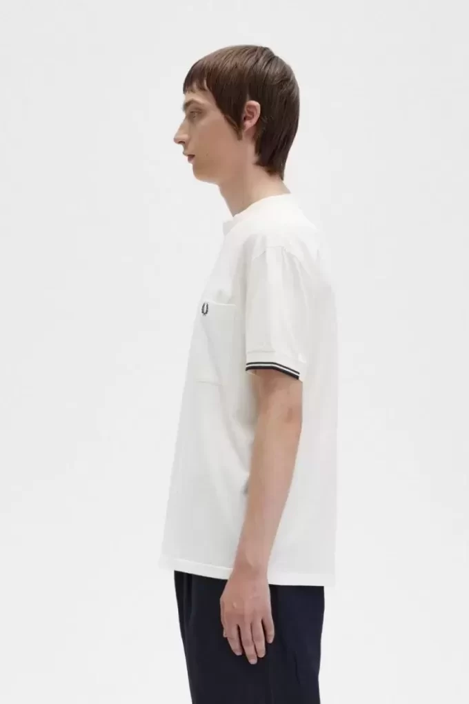Camiseta de hombre con mangas con ribetes