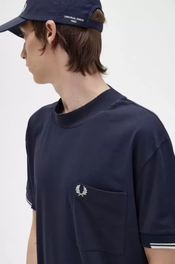 Camiseta de hombre con mangas con ribetes
