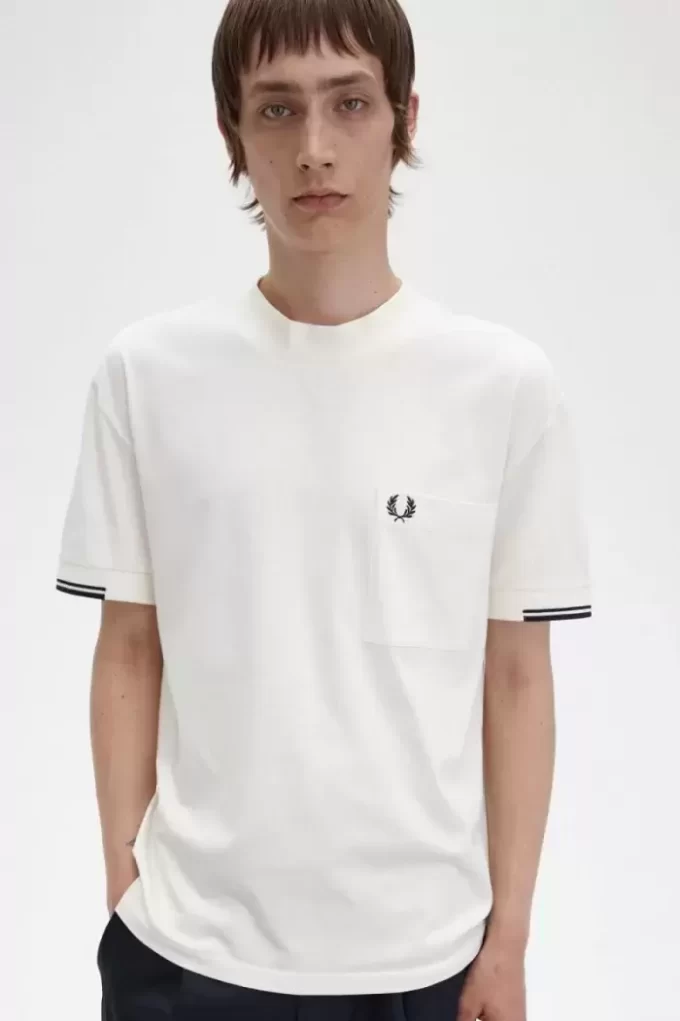 Camiseta de hombre con mangas con ribetes
