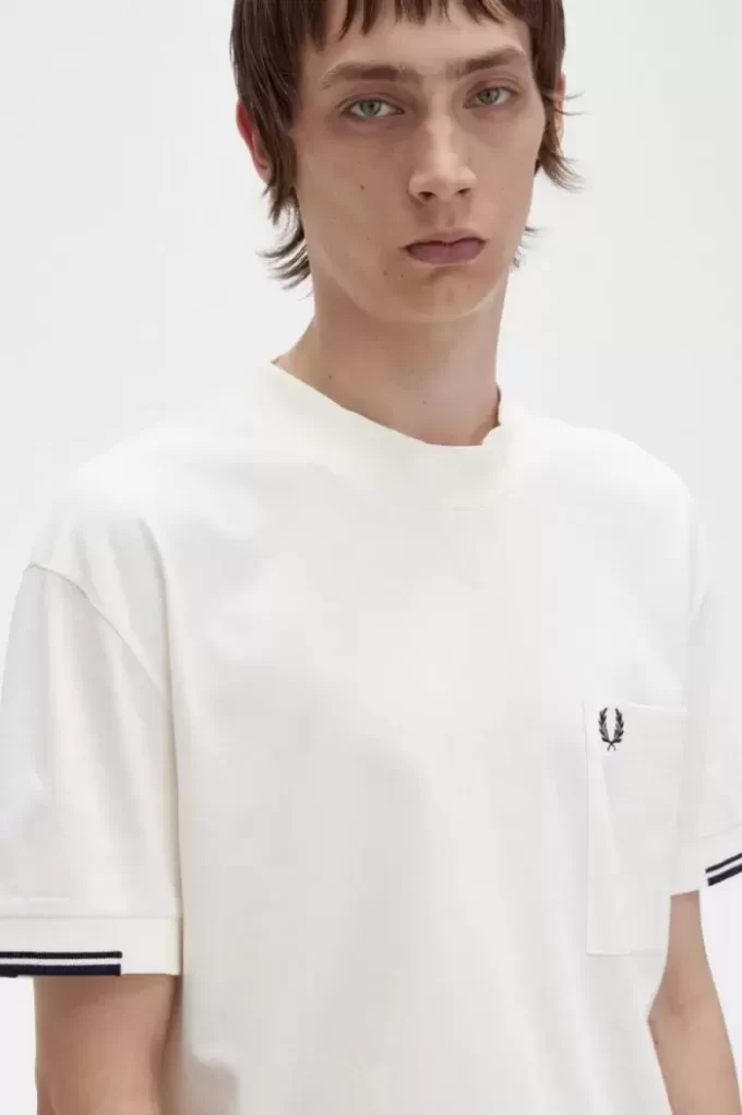 Camiseta de hombre con mangas con ribetes
