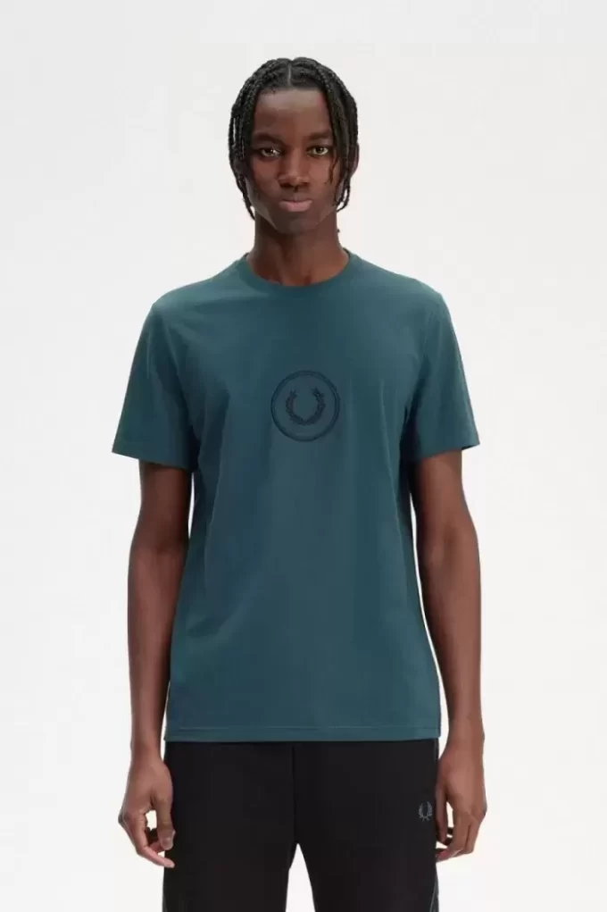Camiseta de hombre con marca circular