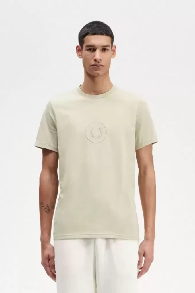 Camiseta de hombre con marca circular