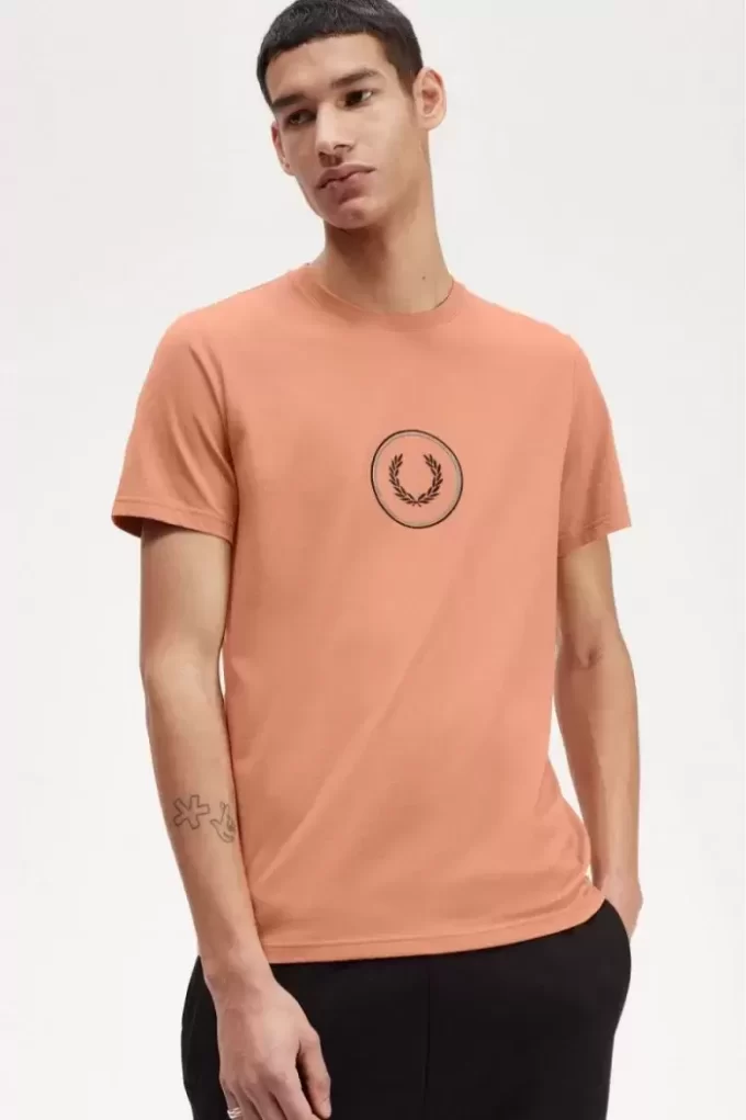 Camiseta de hombre con marca circular