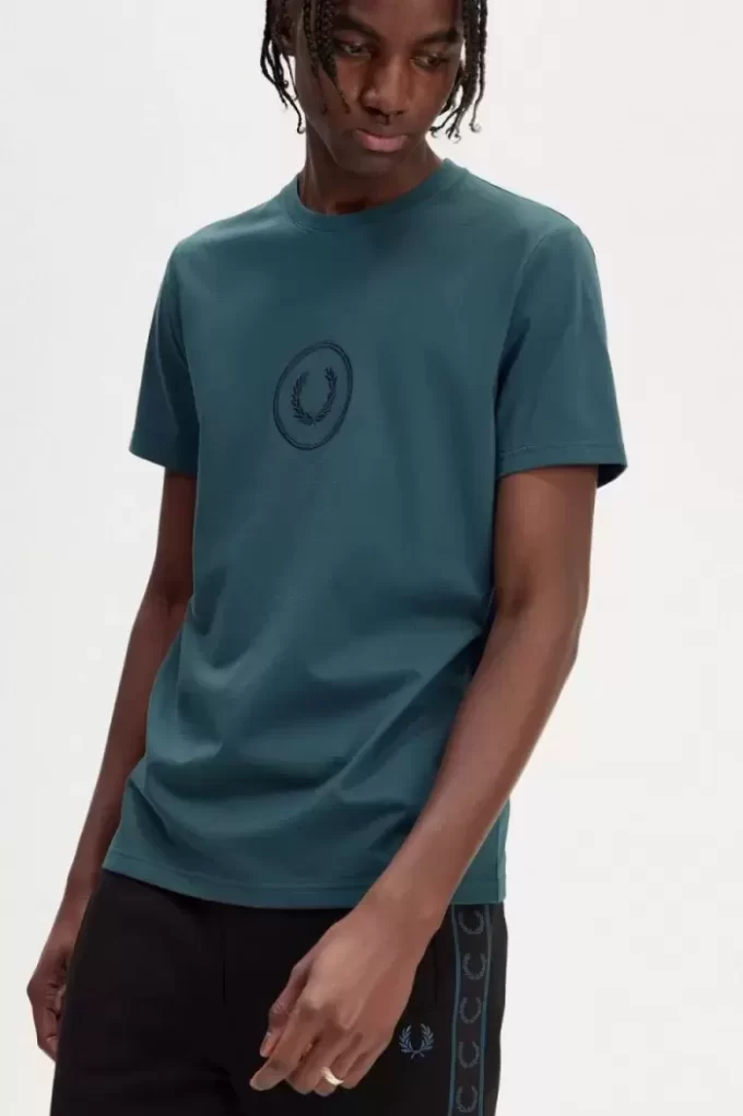 Camiseta de hombre con marca circular