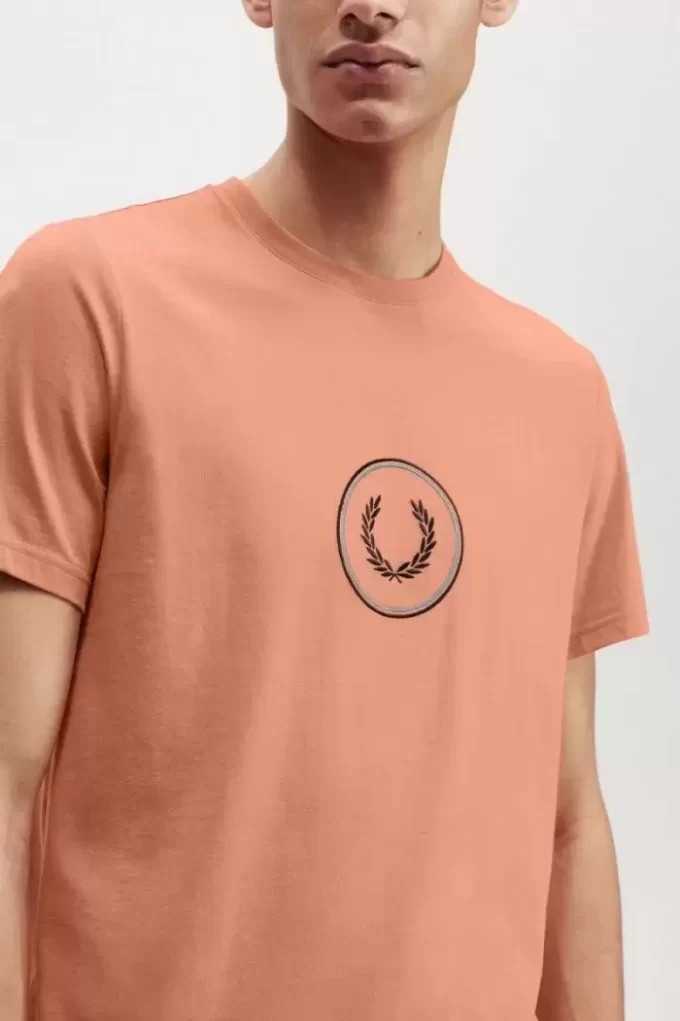 Camiseta de hombre con marca circular