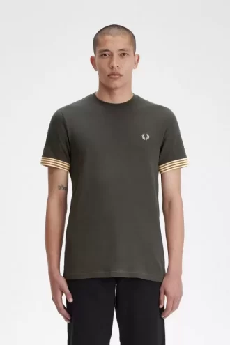 Camiseta de hombre con puños a rayas