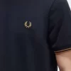 Camiseta de hombre con ribete doble