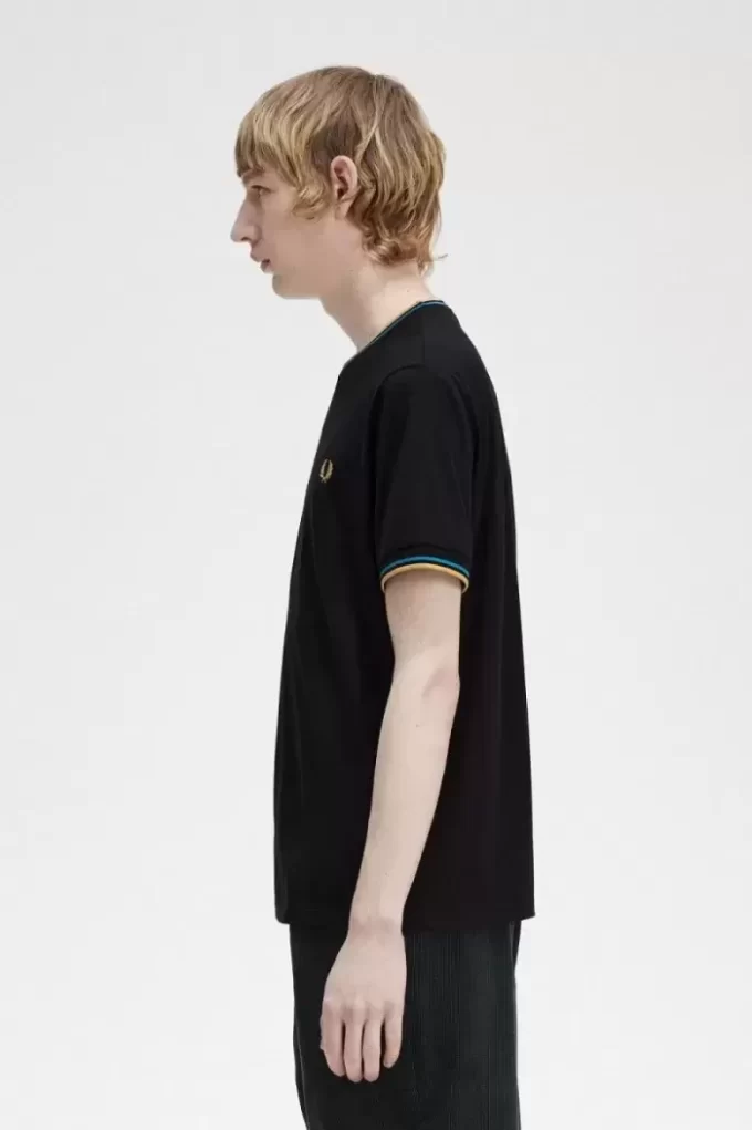 Camiseta de hombre con ribete doble