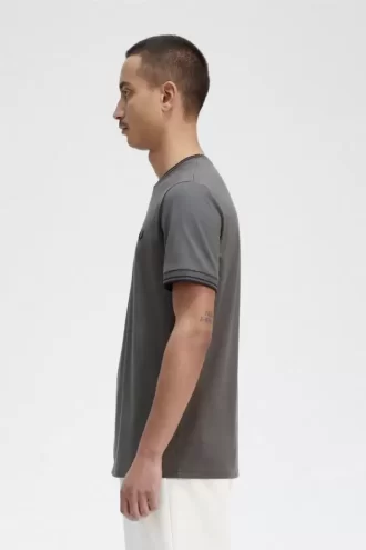 Camiseta de hombre con ribete doble