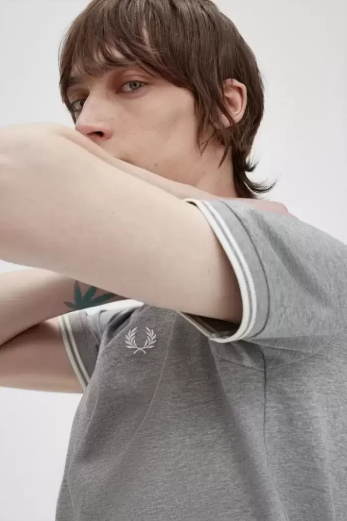 Camiseta de hombre con ribete doble