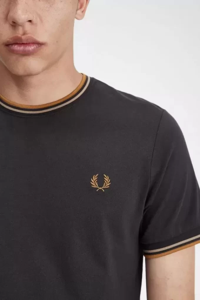 Camiseta de hombre con ribete doble