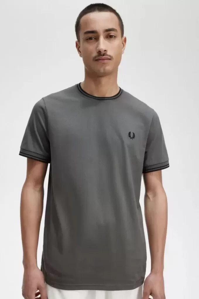 Camiseta de hombre con ribete doble