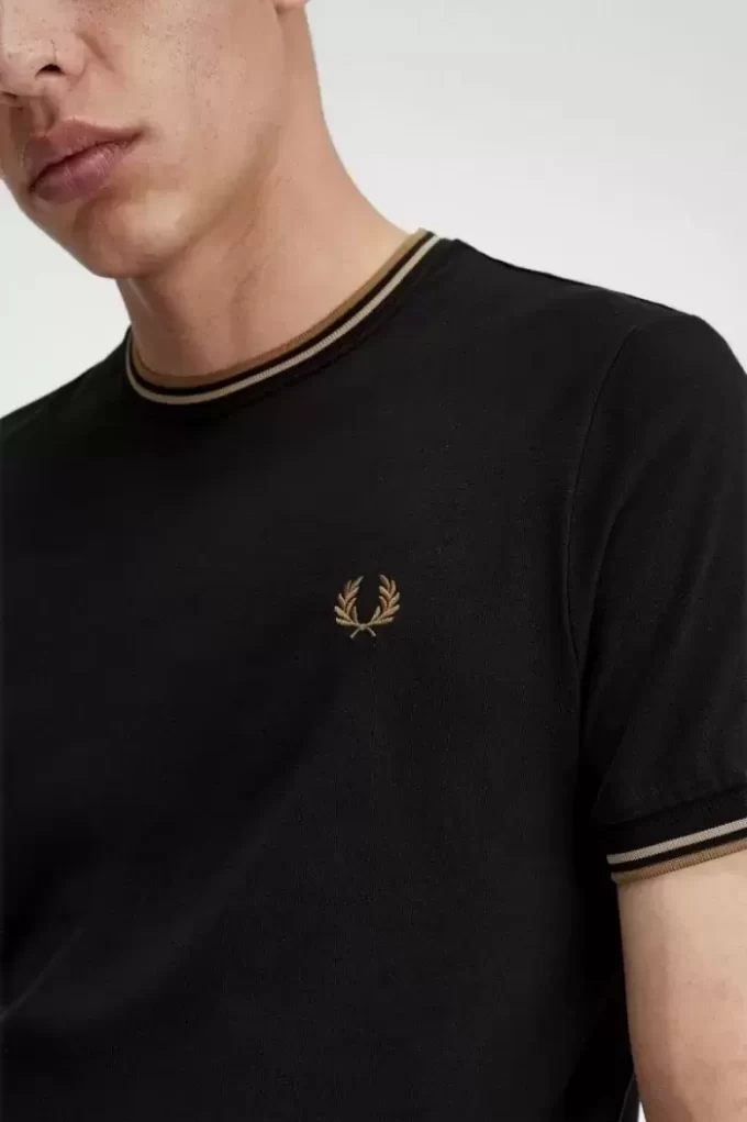 Camiseta de hombre con ribete doble