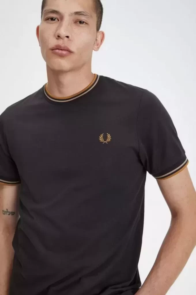 Camiseta de hombre con ribete doble