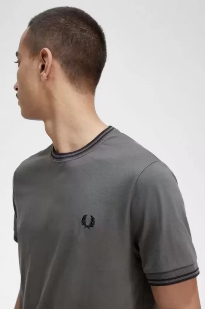 Camiseta de hombre con ribete doble